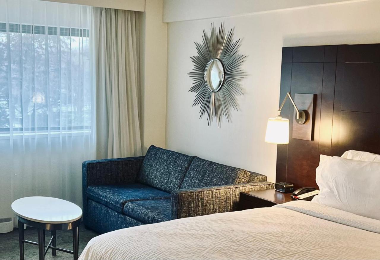 Holiday Inn Virginia Beach - Norfolk By Ihg Exterior photo