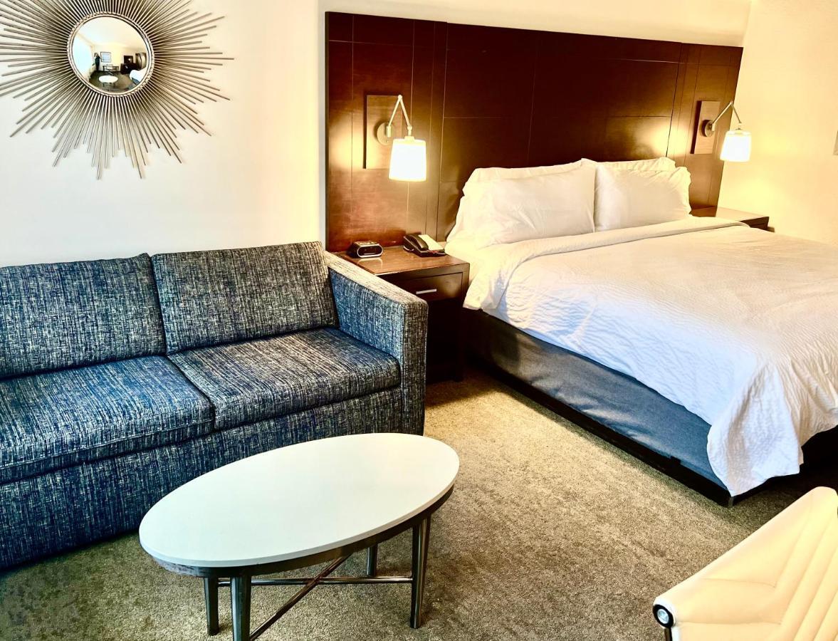 Holiday Inn Virginia Beach - Norfolk By Ihg Exterior photo