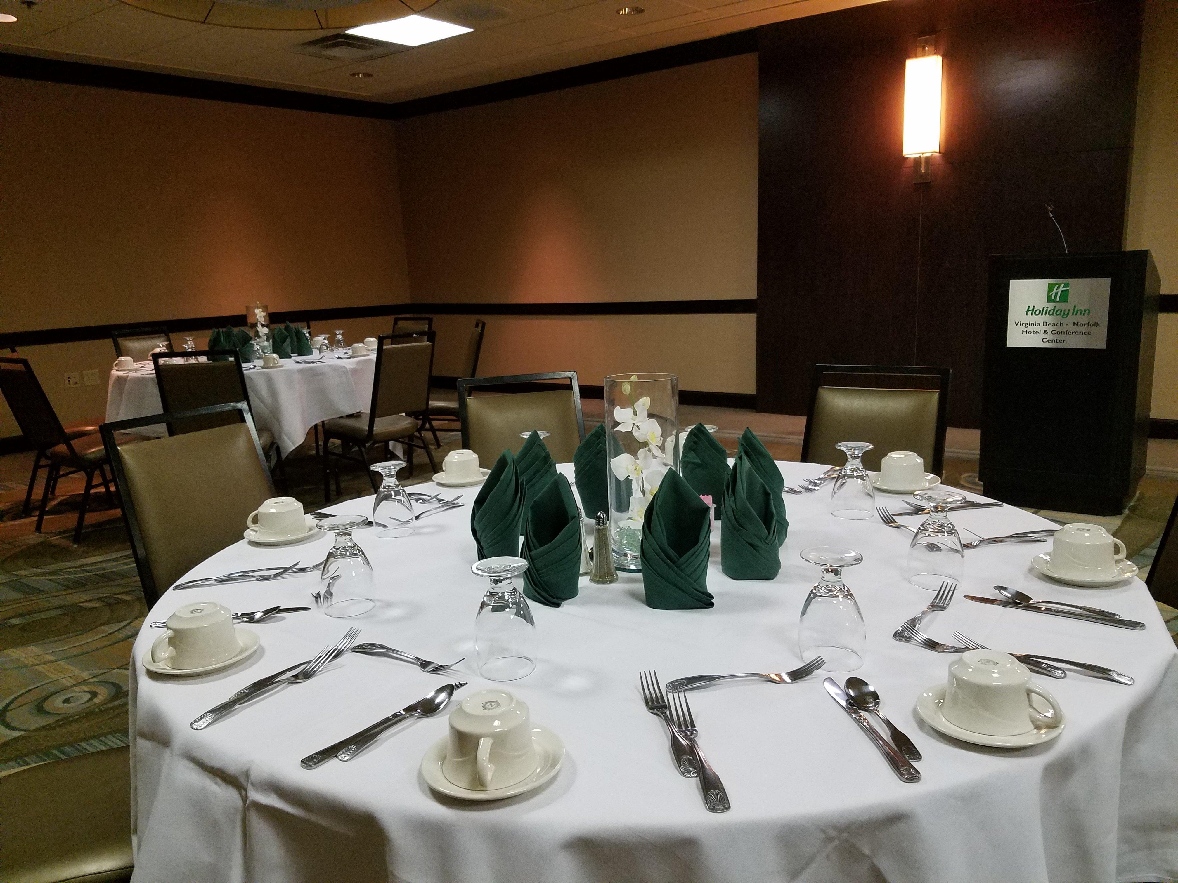 Holiday Inn Virginia Beach - Norfolk By Ihg Exterior photo