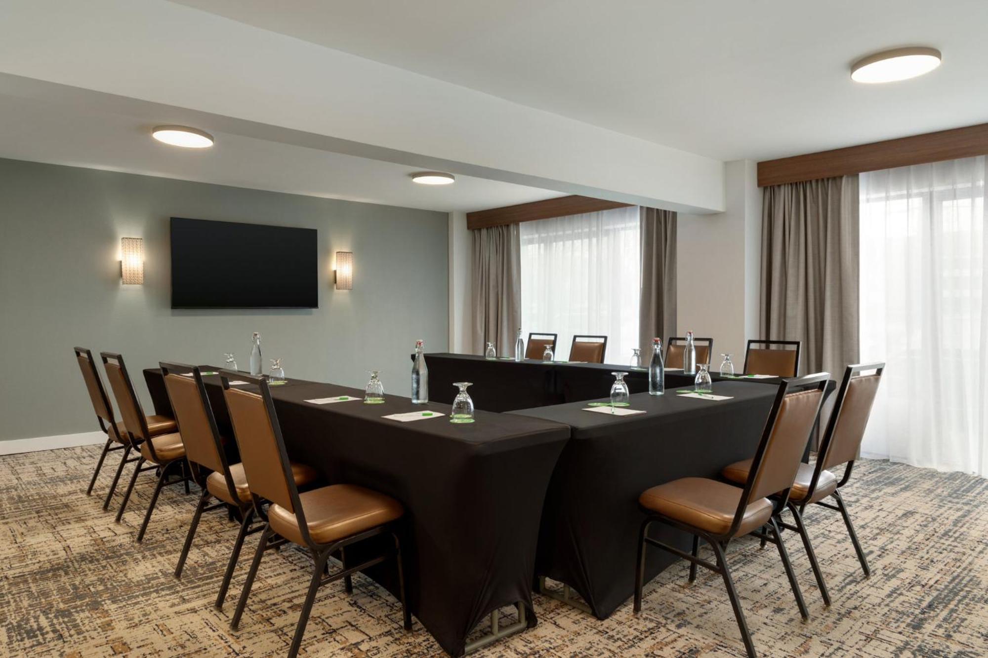 Holiday Inn Virginia Beach - Norfolk By Ihg Exterior photo