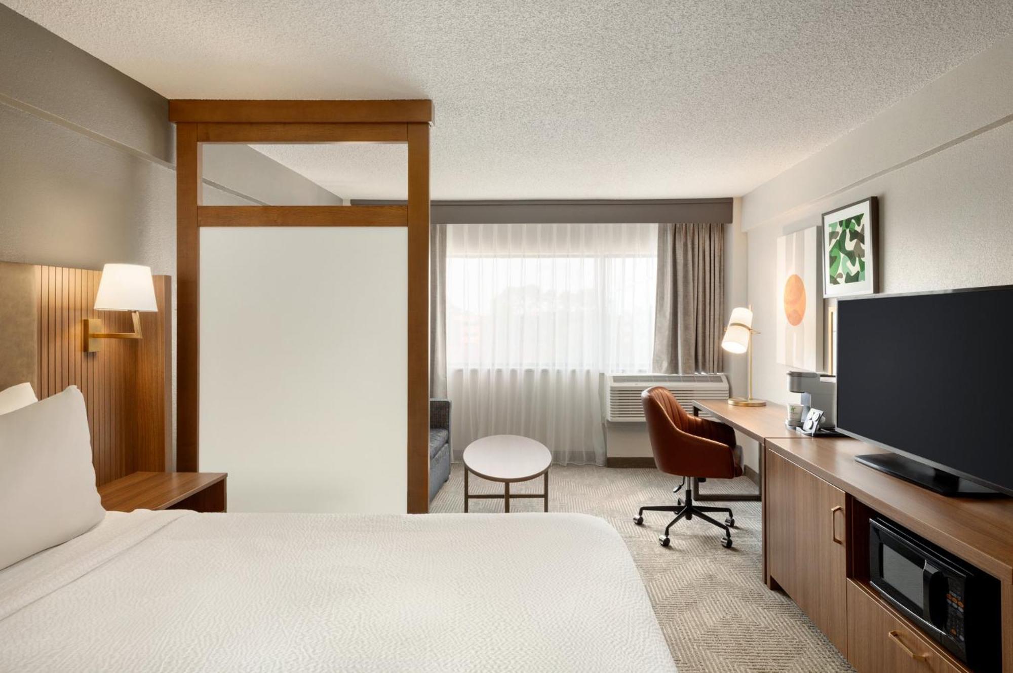 Holiday Inn Virginia Beach - Norfolk By Ihg Exterior photo