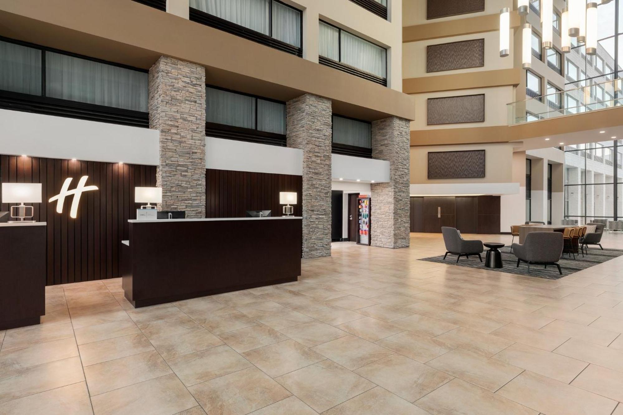 Holiday Inn Virginia Beach - Norfolk By Ihg Exterior photo