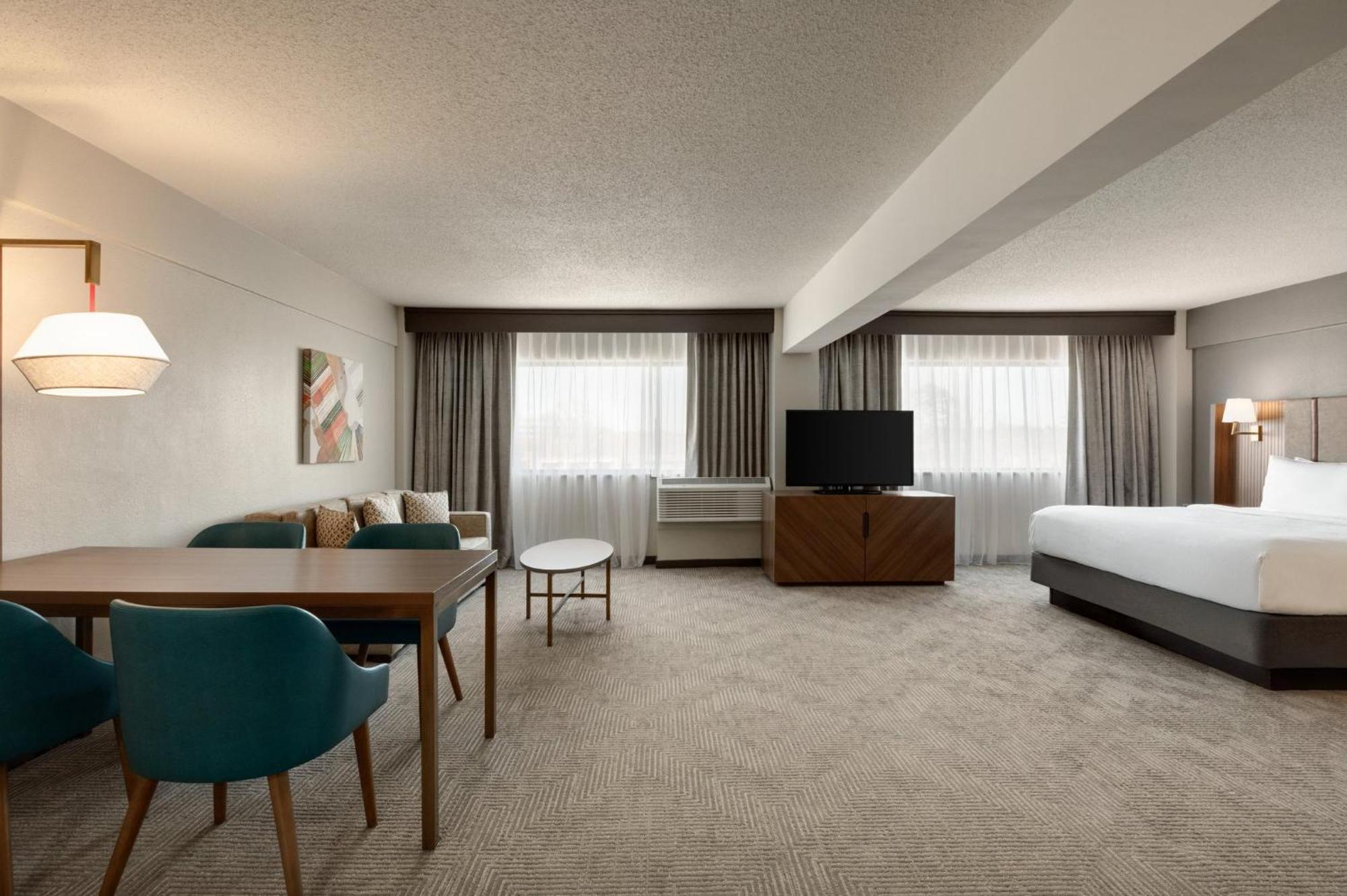 Holiday Inn Virginia Beach - Norfolk By Ihg Exterior photo